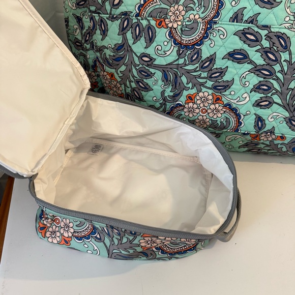 VERA BRADLEY Floral Green and Gray Women's Bag Set perfect condition - Picture 6 of 15